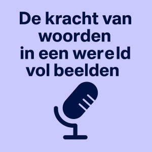 Illustratie met licht mauve achtergrond en een microfoon als symbool voor communicatie en expressie. Beeld bij de blog over de kracht van woorden in een wereld vol beelden op Hobbypartner.be.