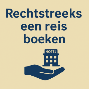 Illustratie over rechtstreeks een reis boeken: een open hand met een klein hotelicoon op zandbeige achtergrond, met donkerblauwe tekst